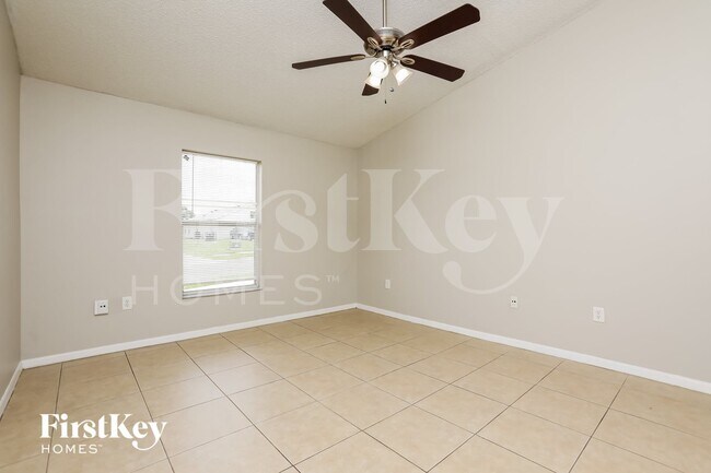 Building Photo - 6501 Viewpoint Ct