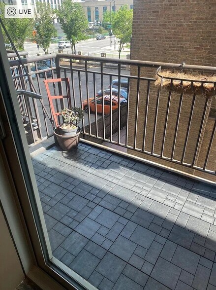 Building Photo - 500 S Clinton St