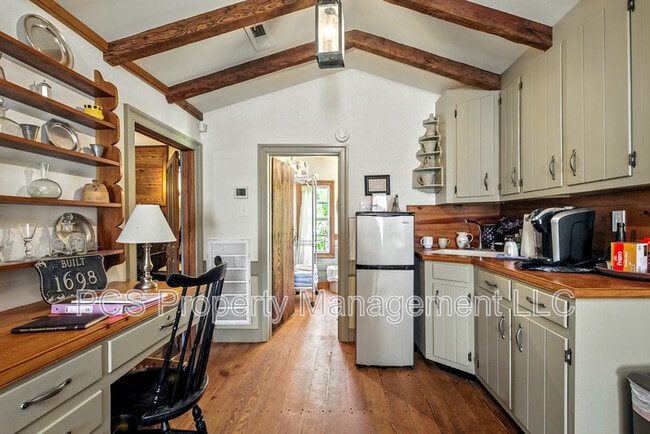 Building Photo - 11826 Colonial Trail W