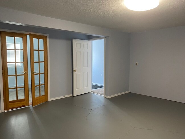 Building Photo - 4bd/1.75ba Carnation House