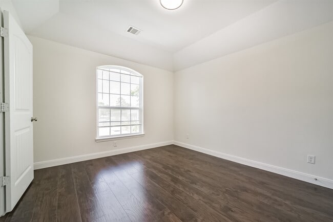 Building Photo - 10618 Bassoon Dr