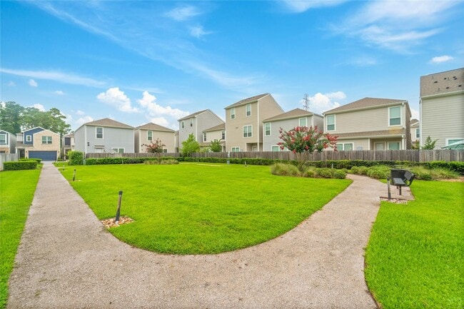 Building Photo - 1510 Upland Glen Way