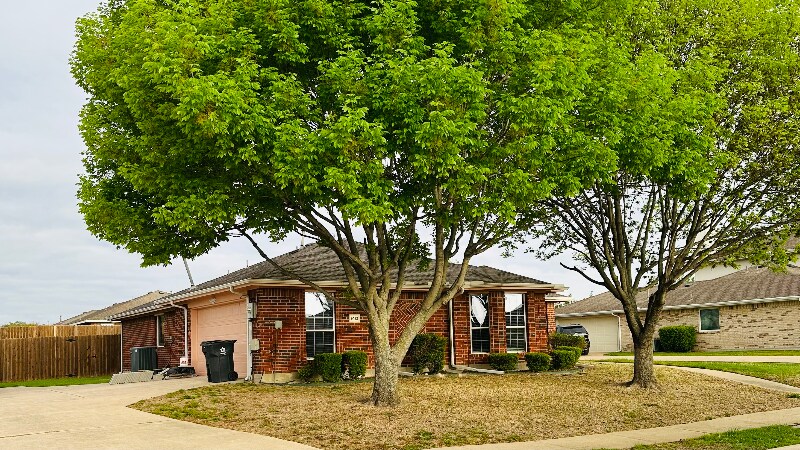 Primary Photo - 1013 Chesterfield Dr