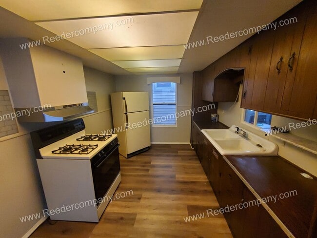 Building Photo - Private 1 bedroom house with Office space!!