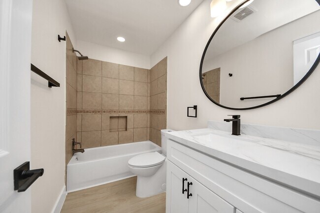 Building Photo - 14647 Perthshire Rd