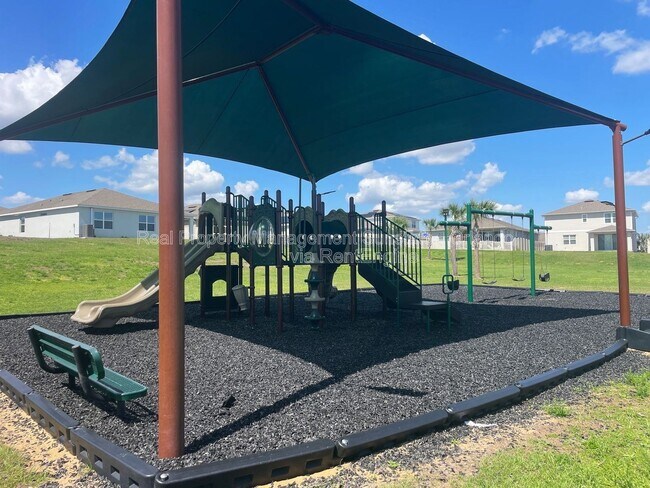 Building Photo - 2116 Silver Brk Wy