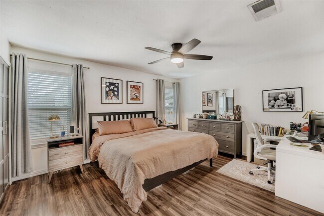 Building Photo - 916 Great Britain Blvd