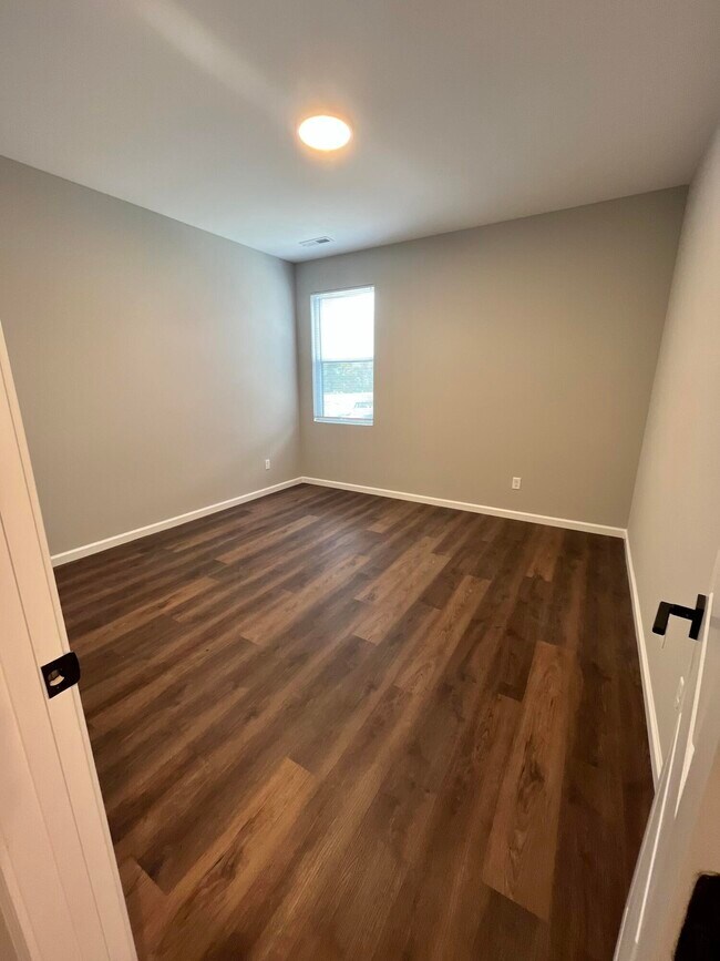 Building Photo - 103 Juniper Path