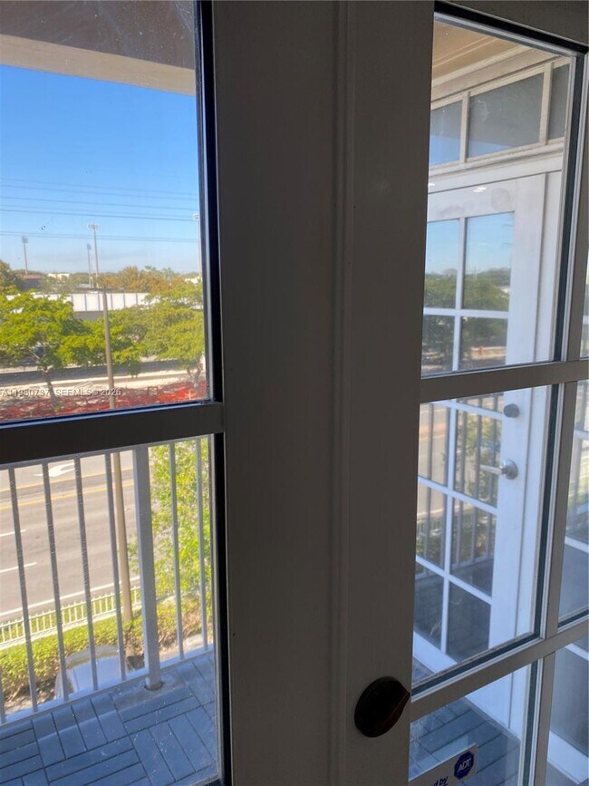 Building Photo - 1280 S Alhambra Cir