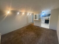 Building Photo - 2-Bedroom 2-Bathroom Condo in Country Club Villas!