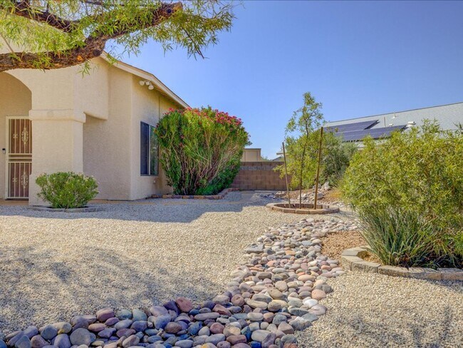 Building Photo - 3 Bed/2 Bath- GREAT Location Near Downtown