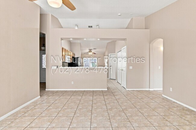 Building Photo - SE!! Stallion Mountain!! Gated!!! Single Story Home!! No Carpets!!! Covered patio!! Water Conditi...