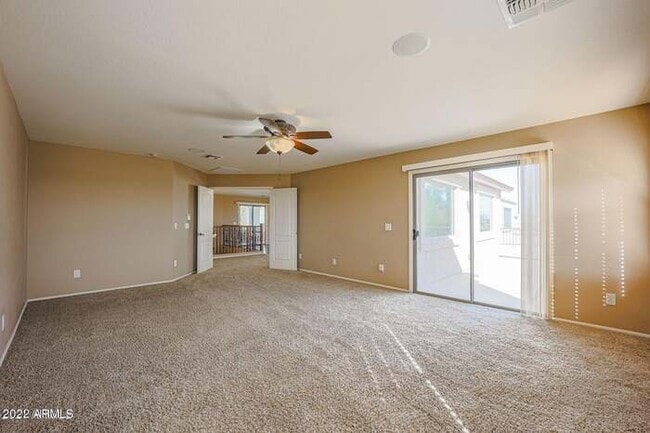 Building Photo - BEAUTIFUL SURPRISE HOME