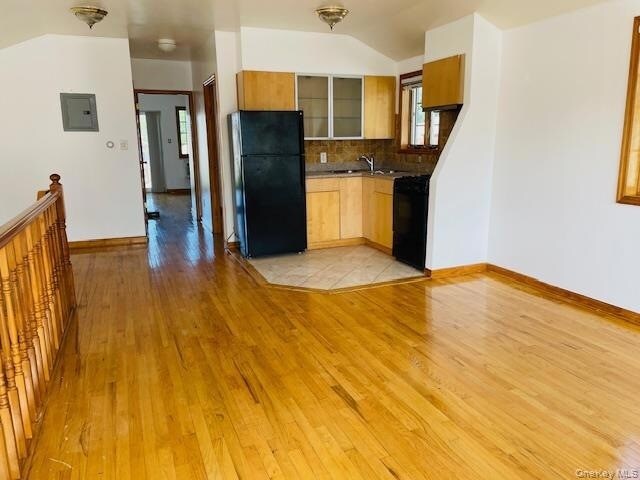 Building Photo - 151-39-151-18 18th Ave
