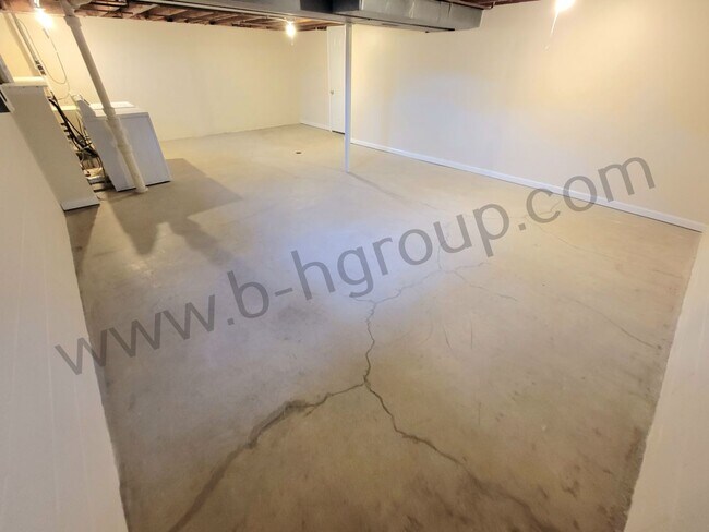 Building Photo - 4705 42nd Ave