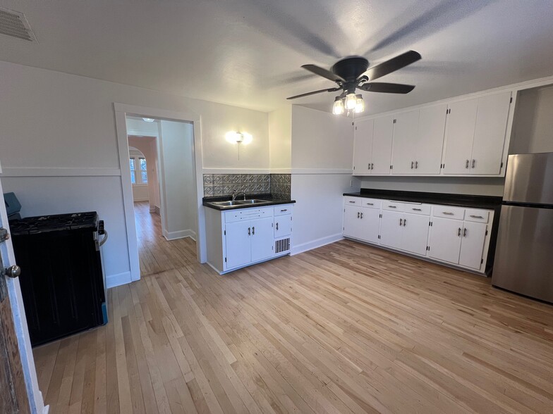 Kitchen - 2706 E Morgan Ave