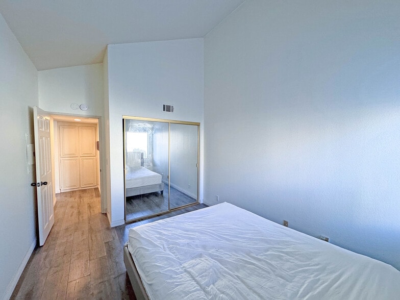 Building Photo - 1000 E California Blvd