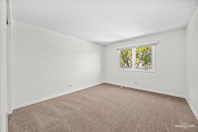Building Photo - 1164 Evergreen Ave