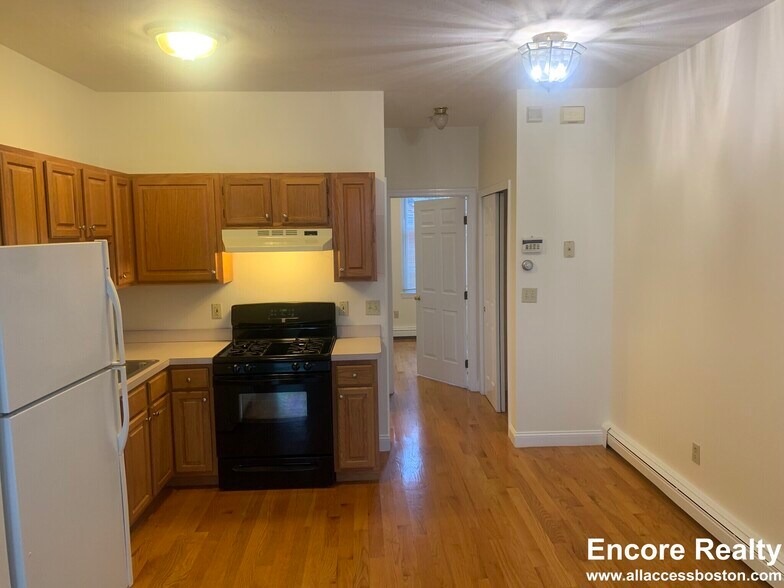 Building Photo - 202 Hurley St