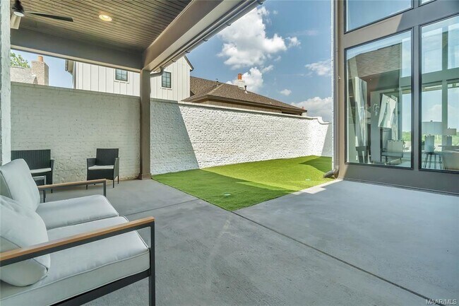 Building Photo - 7132 Fain Park Dr