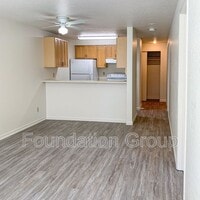 Building Photo - 916 N 104th St