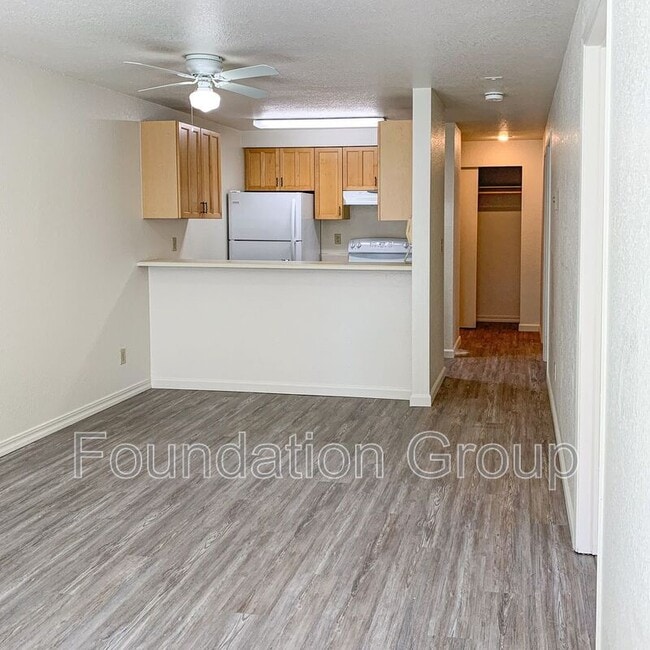 Primary Photo - 916 N 104th St