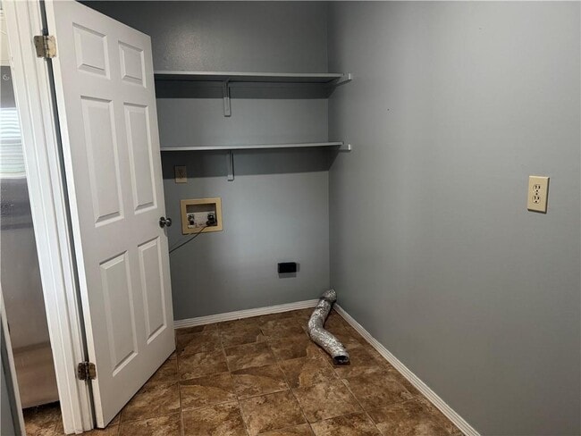 Building Photo - 3267 Zephyr Dr