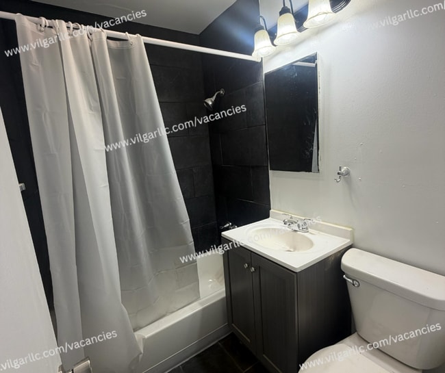 Building Photo - Spacious 2 Bedrooms • 1 Bathroom Home