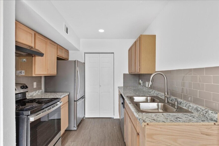 Building Photo - 5220 Tahoe Trail