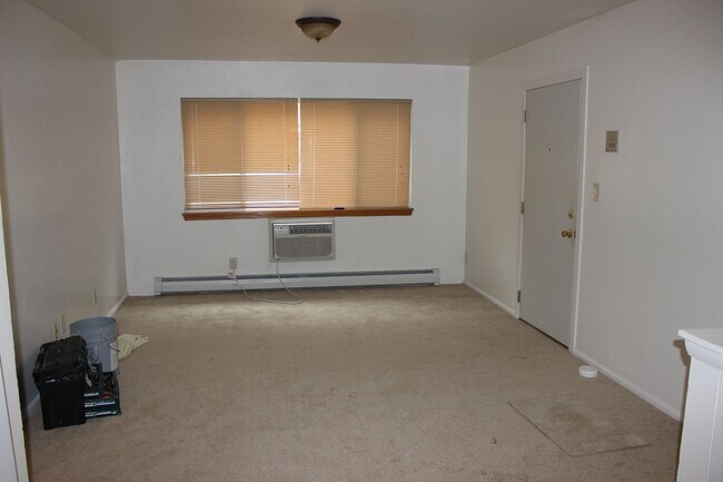 Building Photo - 2335 N 1st St