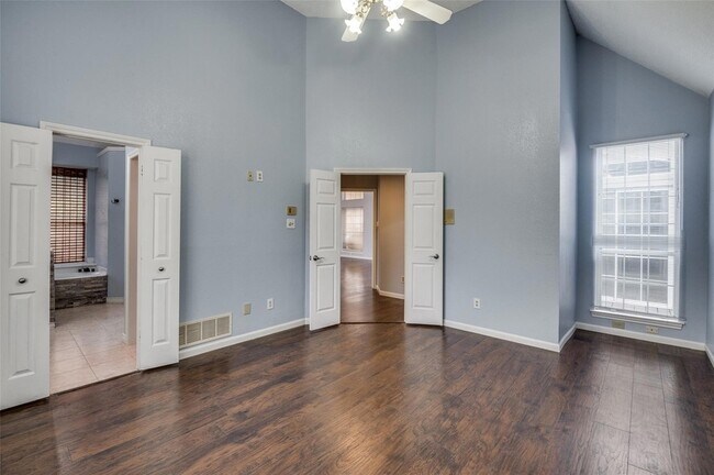 Building Photo - 7700 Windmere Ct