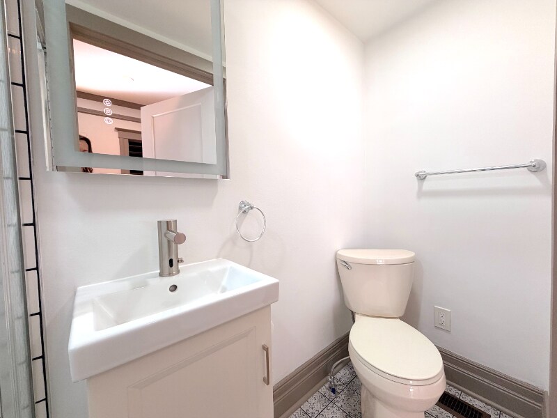 Building Photo - 2426 Beals St