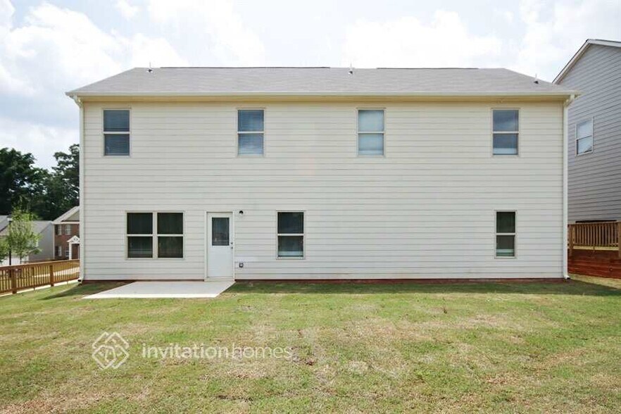 Building Photo - 410 Village Broad St