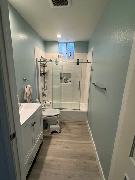 Building Photo - 3645 Cardiff Ave