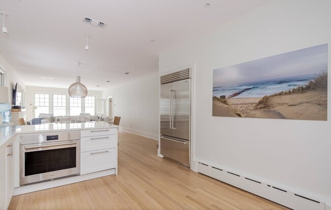 Building Photo - 6 Bay Rd