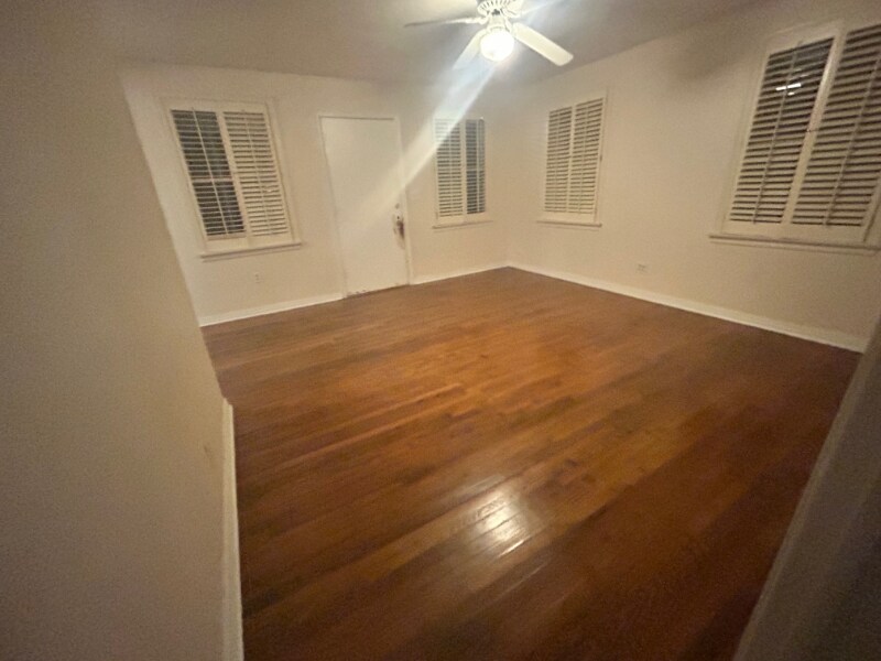 Building Photo - 2652 Merwyn Rd