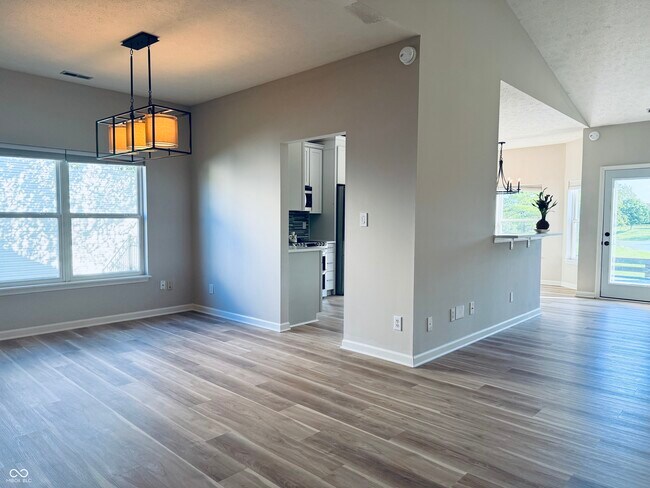 Building Photo - 13926 Forum Meadows Dr
