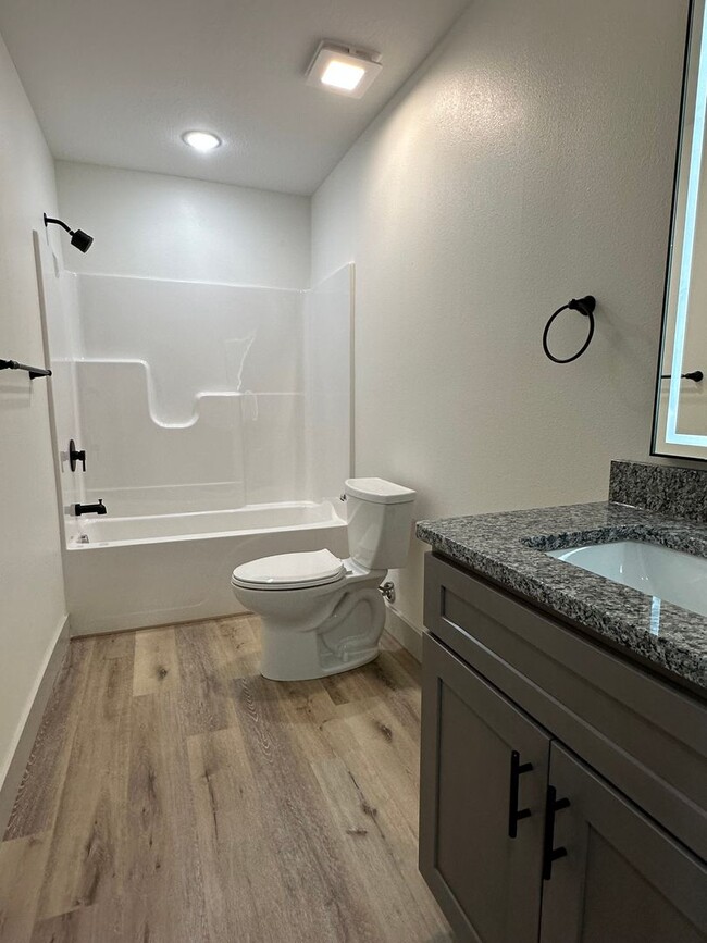 Building Photo - BRAND NEW 4 BED 3 BATH in WAYNESVILLE