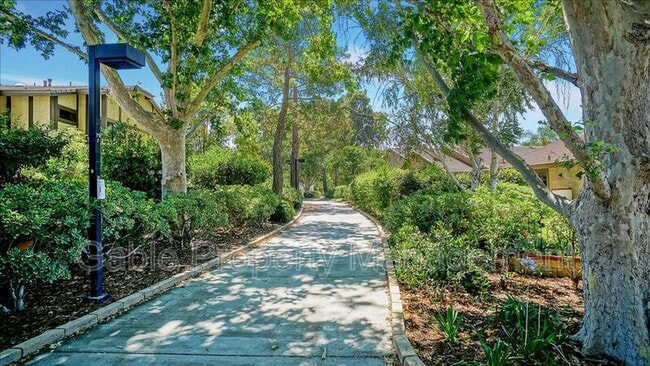 Building Photo - 26020 Moreno Dr