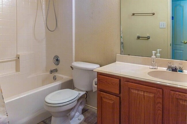 Building Photo - 4304 Fieldwood Dr