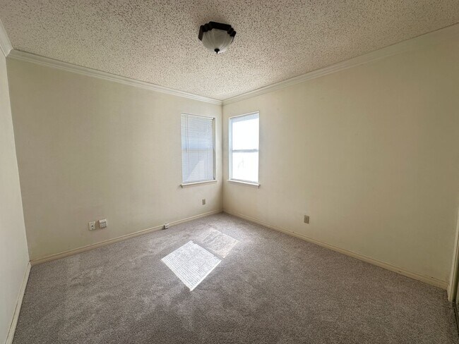 Building Photo - 9106 Bushnell Ln