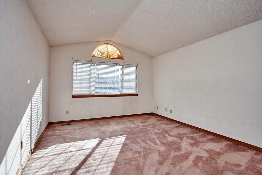 Building Photo - 3323 S Andes St