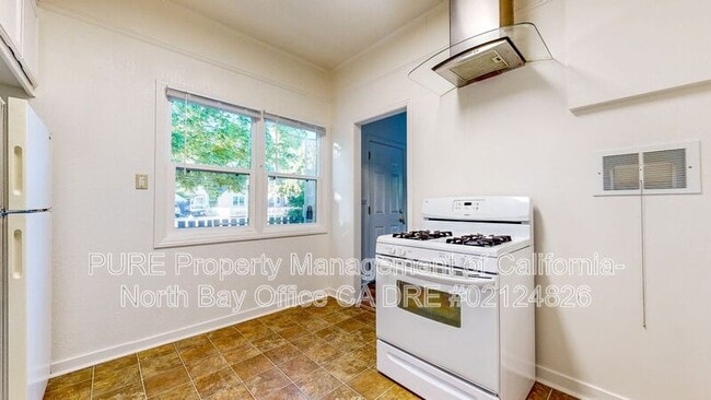 Building Photo - 1430 Sonoma Ave