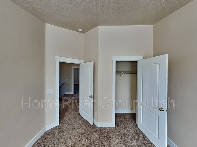 Building Photo - 10981 Topview Rd