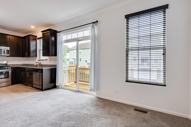 Building Photo - 315 Saunders Cir