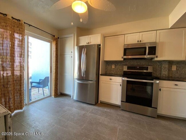 Building Photo - 403 Hayes Ave