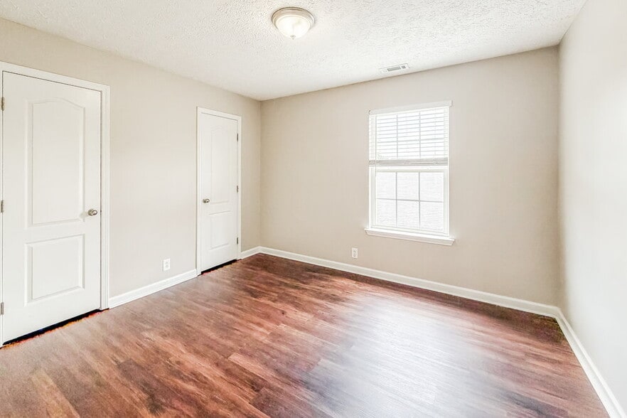 Building Photo - 2816 Windcrest Tr