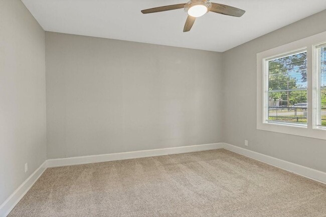 Building Photo - 3 bedroom - 2 bath. New paint, new plumbing and lighting fixtures, new bath vanities, new floorin...