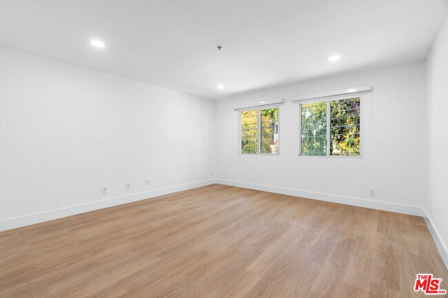 Building Photo - 16100 Sunset Blvd