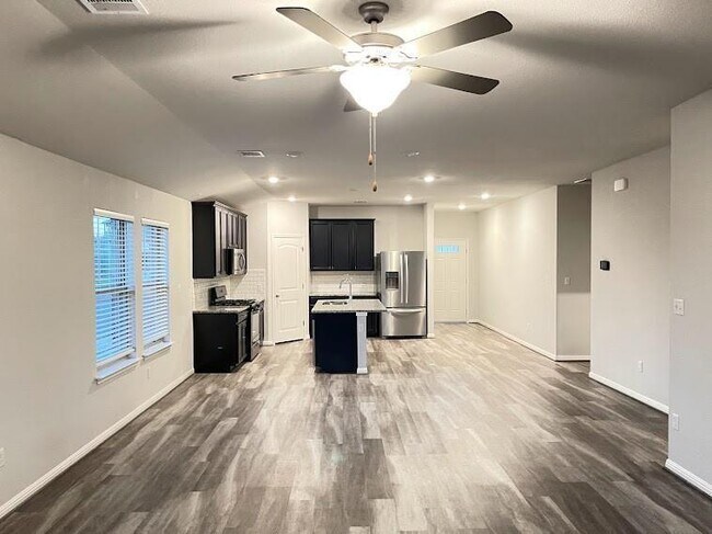 Building Photo - 1629 Dubiel Dr
